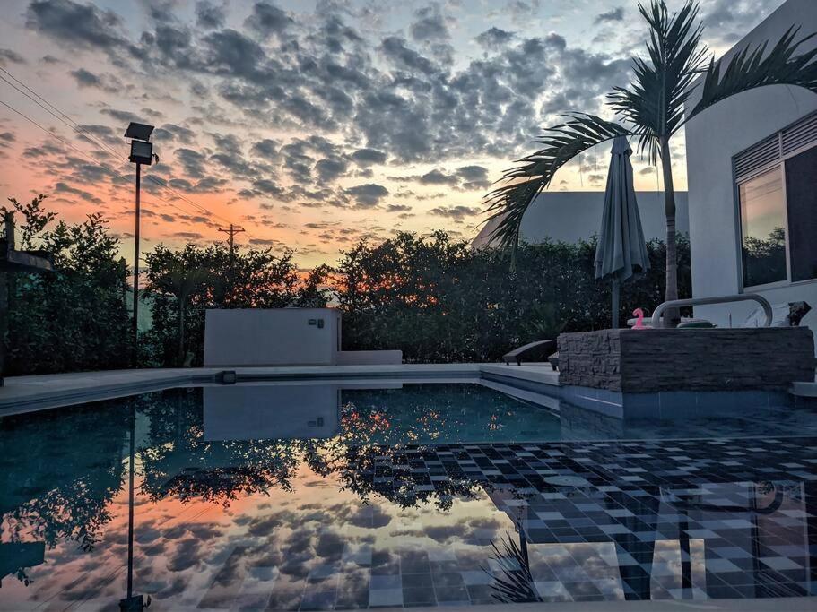 فيلا Casa Palma Roja Boutique , Piscina Privada كارمن دي أبيكالا المظهر الخارجي الصورة