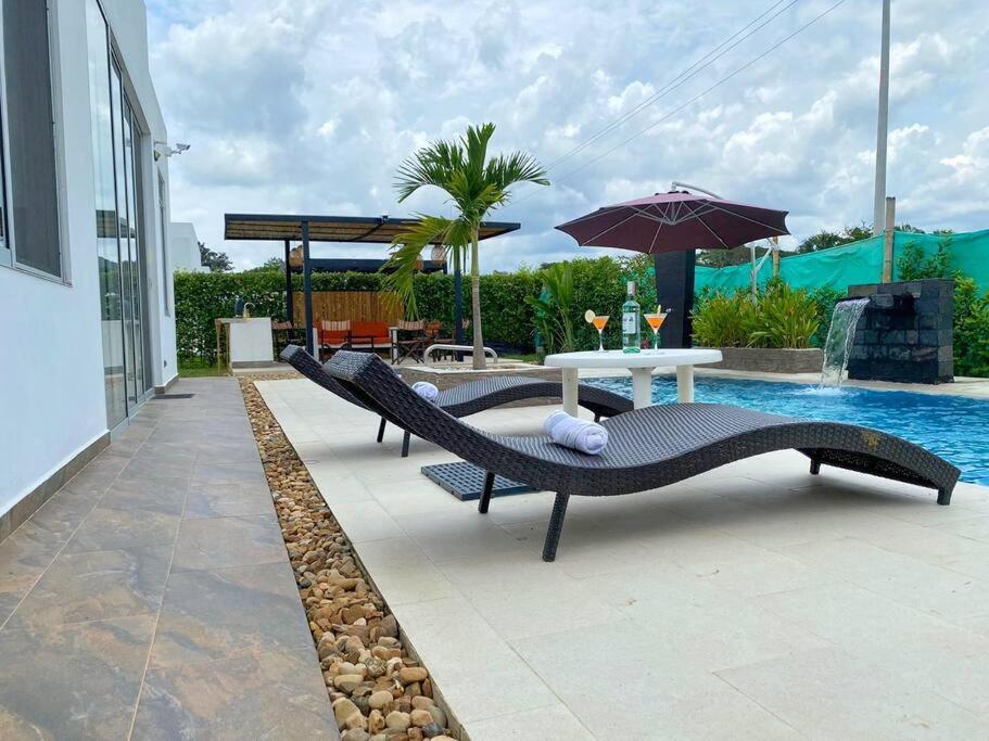 فيلا Casa Palma Roja Boutique , Piscina Privada كارمن دي أبيكالا المظهر الخارجي الصورة